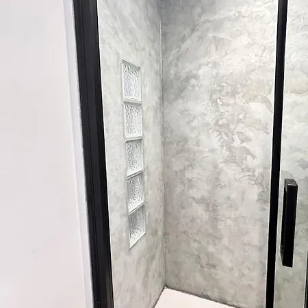 Elegant*epoxy*design&decor アパート ドンフロン